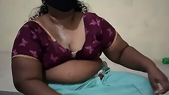 Coimbatore-Mädchen Zieht Sich Aus Und Zeigt Ihre Großen Brüste Und Steifen Nippel In Teil 3