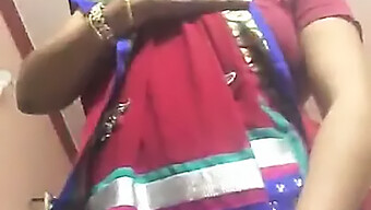 Desi Aunty'S Naked Show