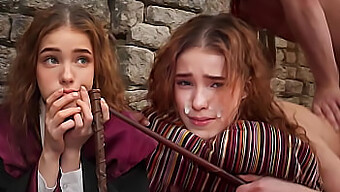 Hermione, Une Amatrice, Se Bat Avec Du Spellcasting Et Du Sexe Oral Dans Une Chambre De Dortoir