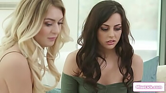 Natalia Star A Whitney Wright Mají Lesbický Sex V Pozici Tváří V Tvář