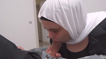 A Muslim Milf In The Hospital Waiting Room Receives A Surprise Dickflash From A Rough Sex Partner.