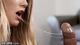 Pov-Visning Av Aj Applegate Som Gir En Slurvete Blowjob