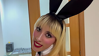 Hase Wird In Heißem Video Mit Freude Gefüllt