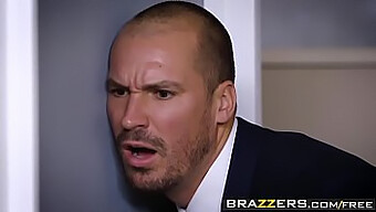 Brazzers - Gros Seins Au Travail - L'Ensemble